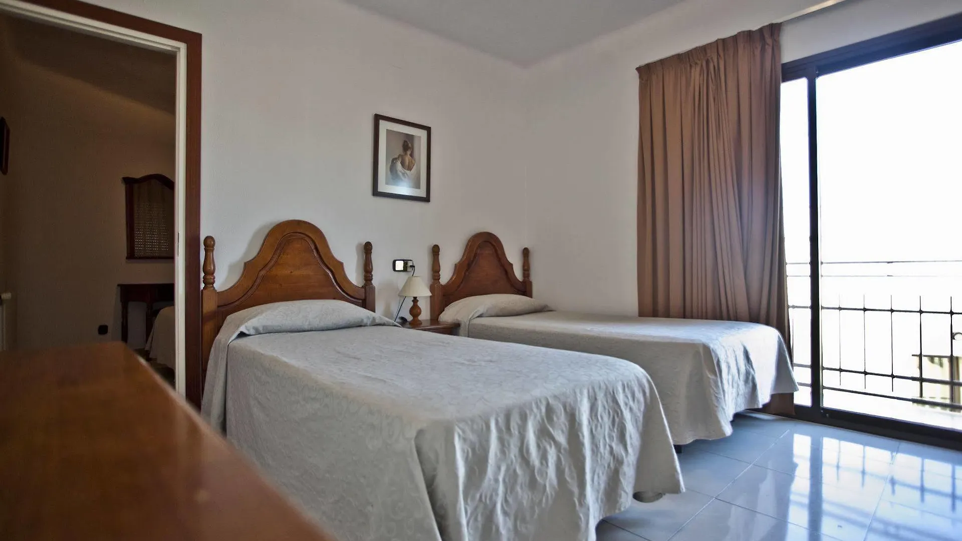 **  Hotel Beri Llança Spanien
